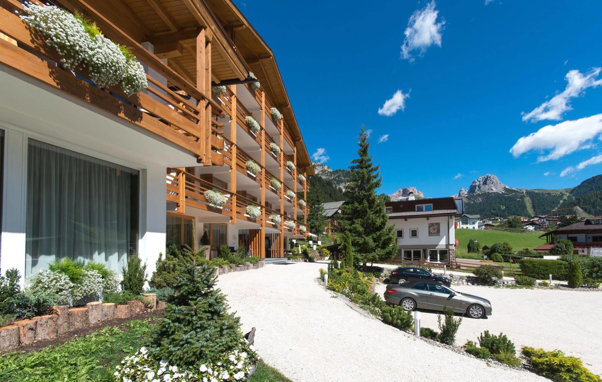 Arthotel Anterleghes - Gardenahotels Selva di Val Gardena Exterior foto